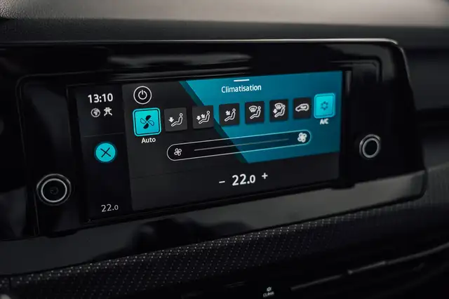 Volkswagen Golf view 19