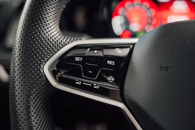 Volkswagen Golf view 16