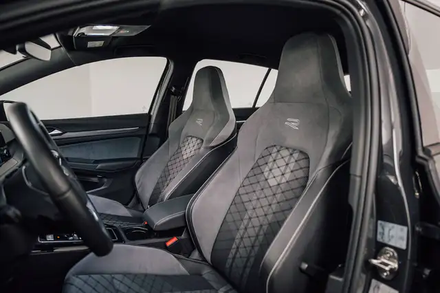 Volkswagen Golf view 9