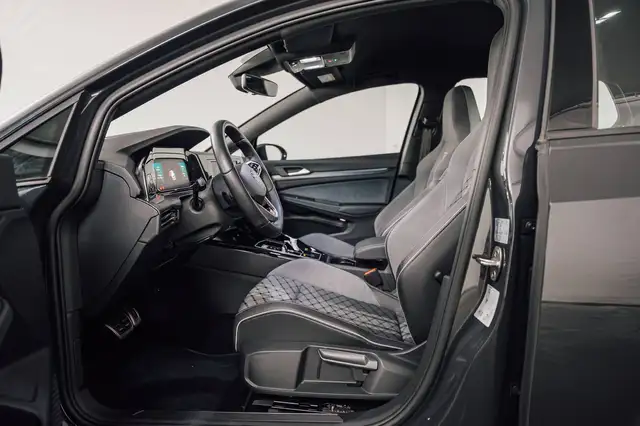 Volkswagen Golf view 11