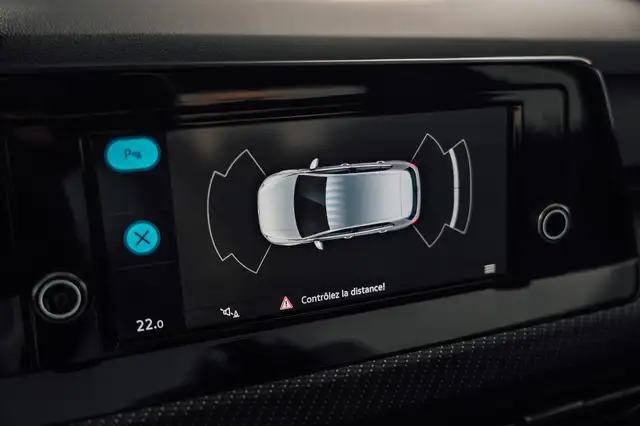 Volkswagen Golf view 18