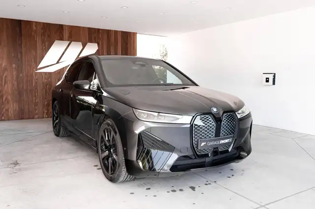 BMW iX xDrive 40e, M pack, parking+, zetel-en stuurwielverw