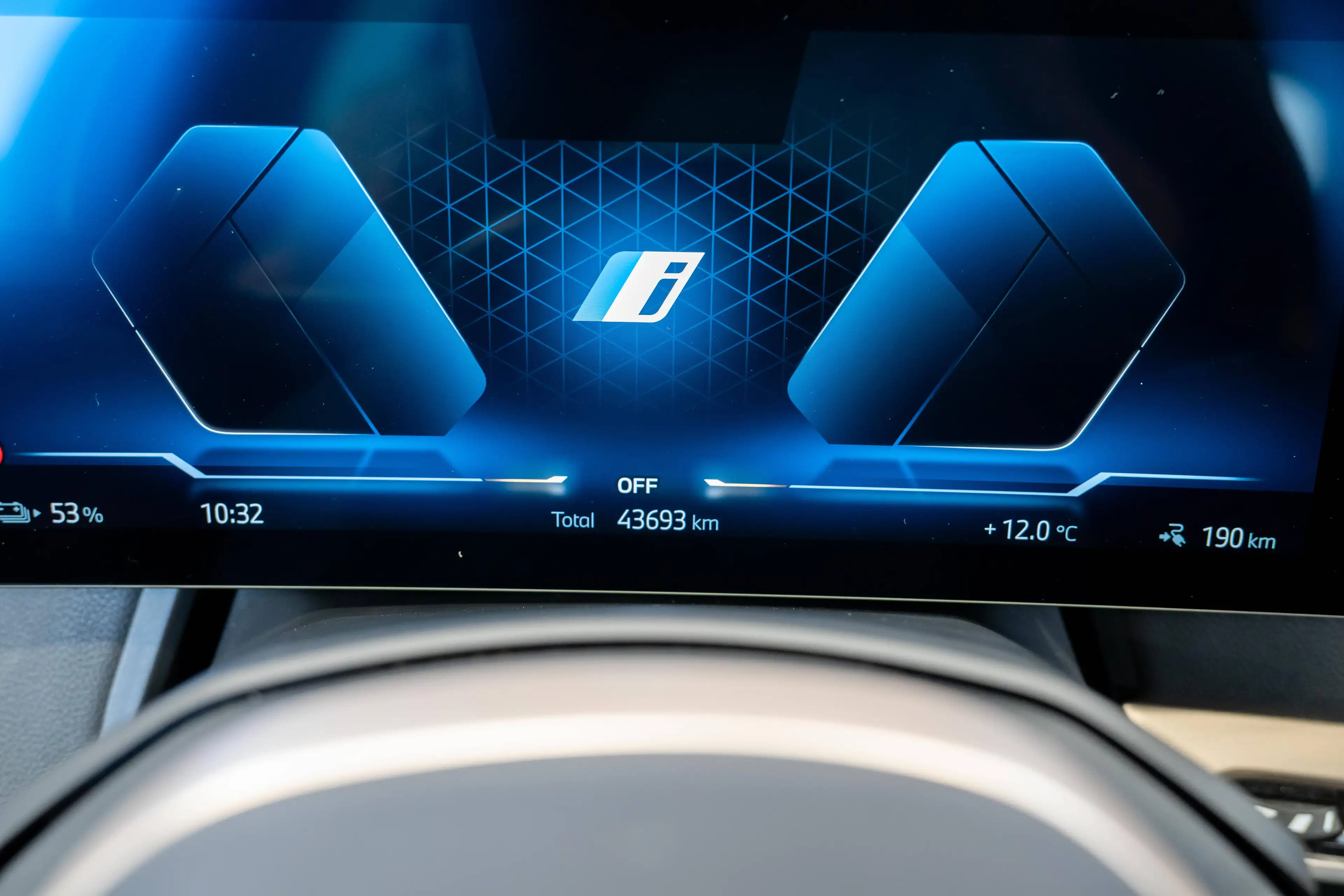 BMW iX xDrive 40e, M pack, parking+, zetel-en stuurwielverw — photo 22