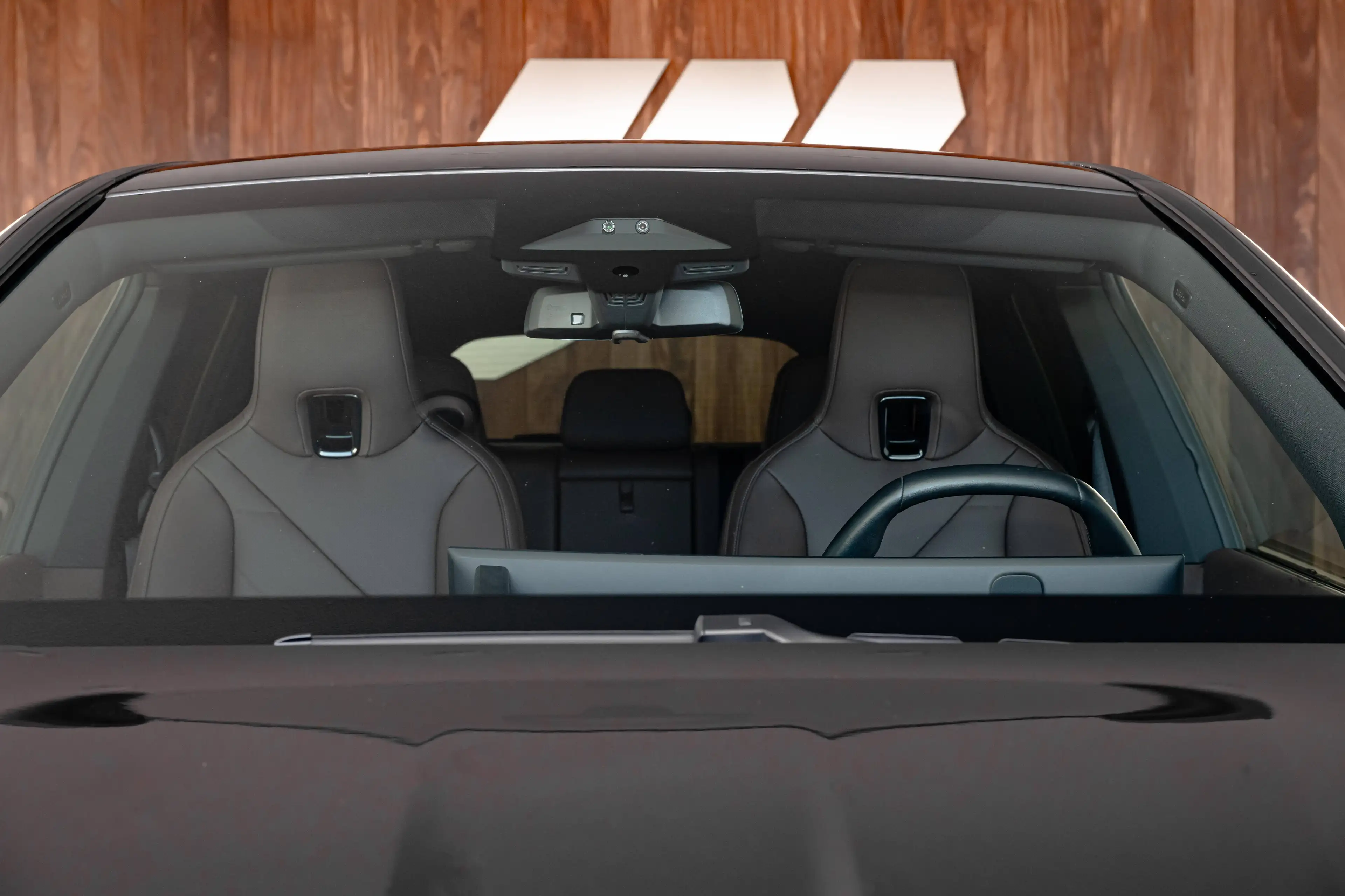 BMW iX xDrive 40e, M pack, parking+, zetel-en stuurwielverw — photo 17
