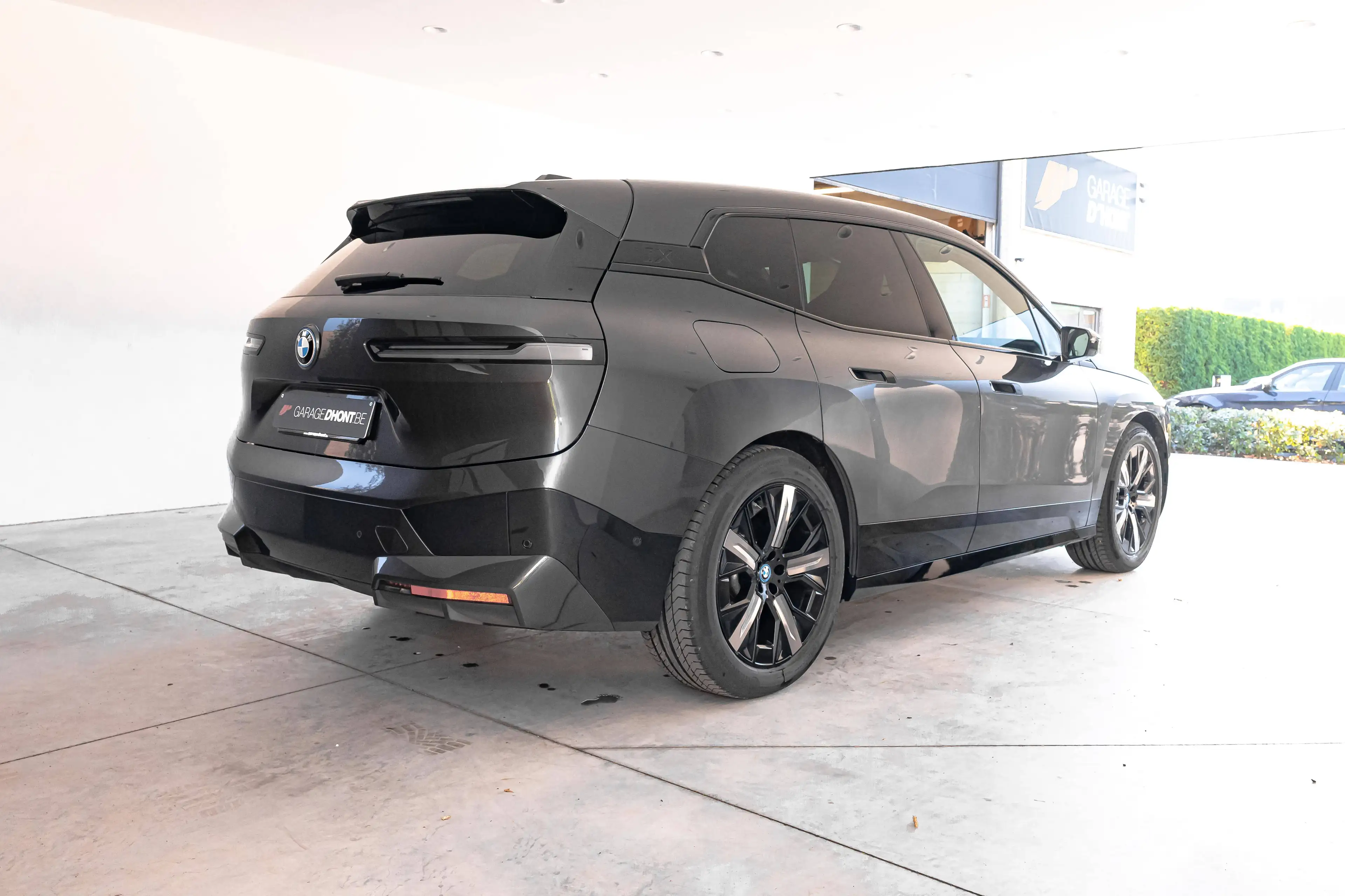 BMW iX xDrive 40e, M pack, parking+, zetel-en stuurwielverw — photo 10