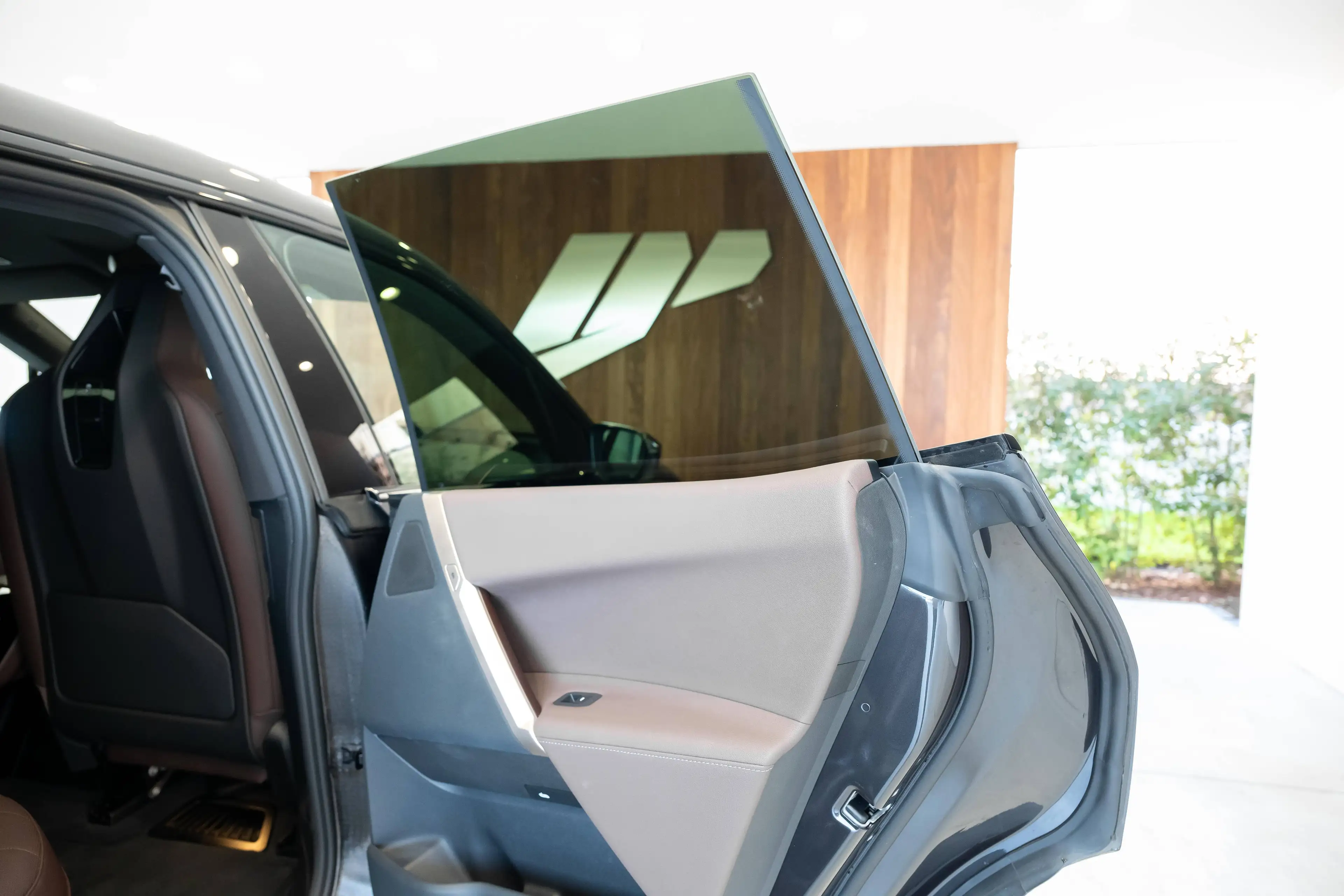 BMW iX xDrive 40e, M pack, parking+, zetel-en stuurwielverw — photo 21