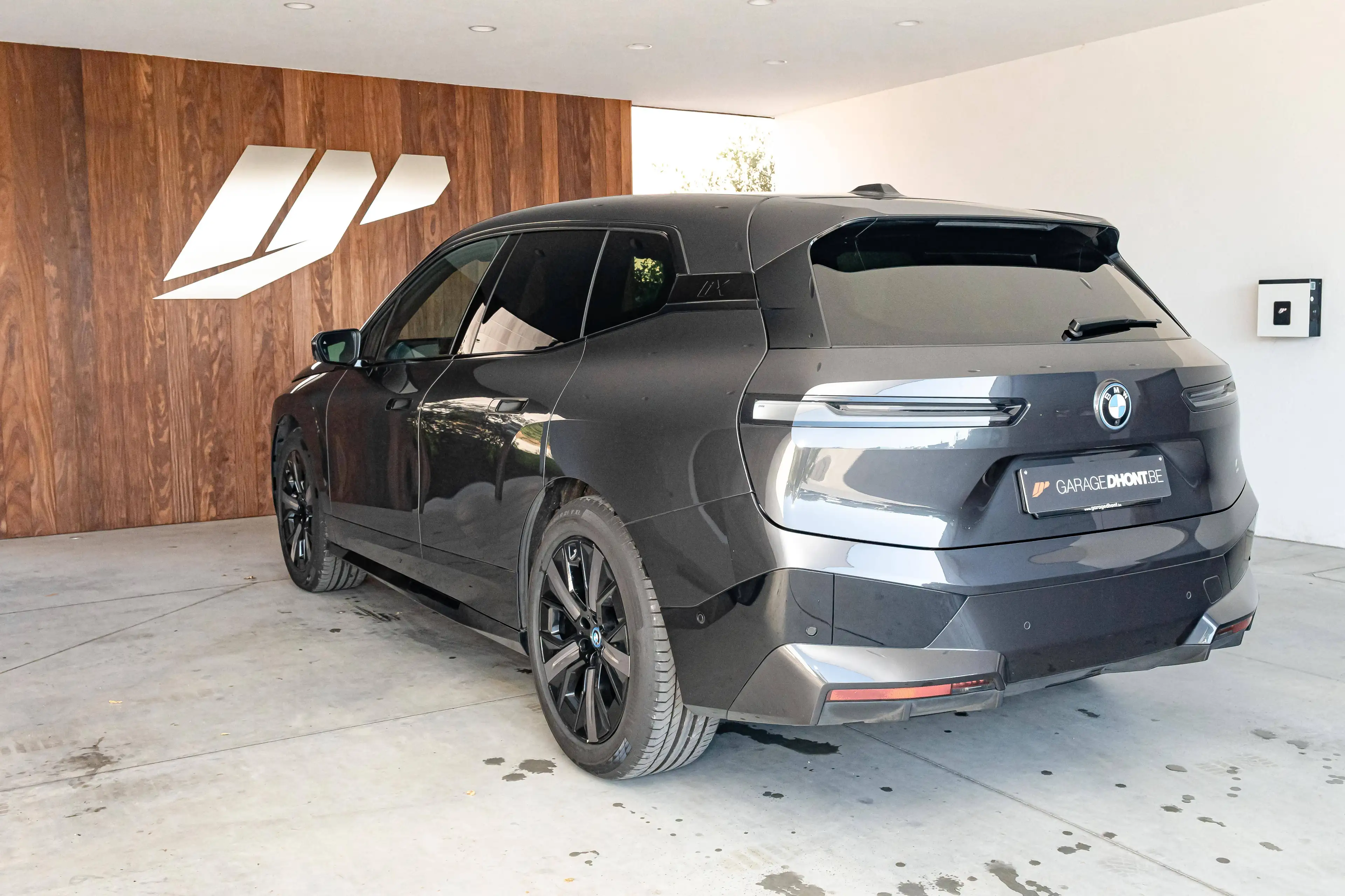 BMW iX xDrive 40e, M pack, parking+, zetel-en stuurwielverw — photo 15