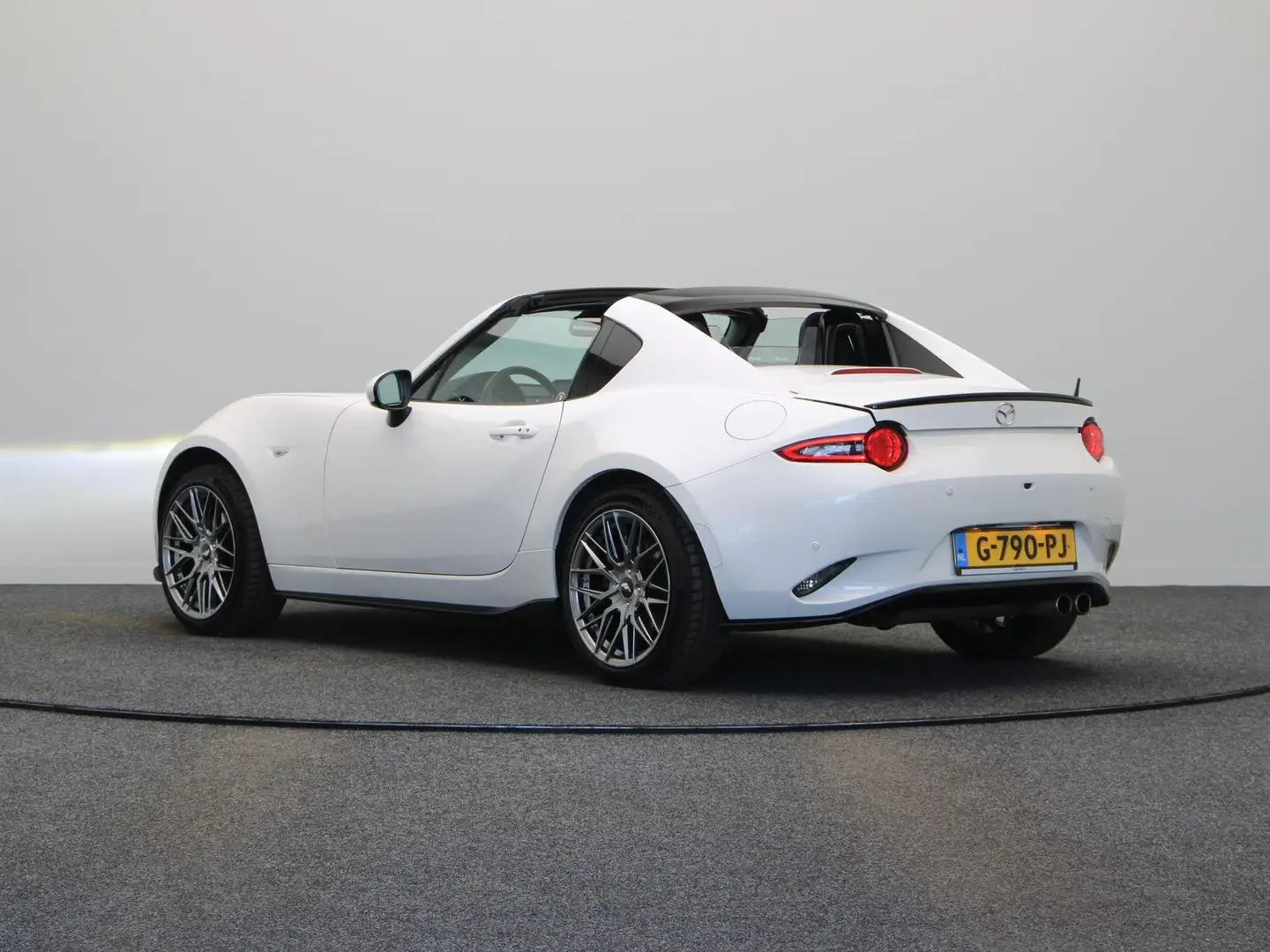 Mazda MX-5 RF 2.0 SkyActiv-G 184 GT-M | Snowflake White Pearl Blanc - 2