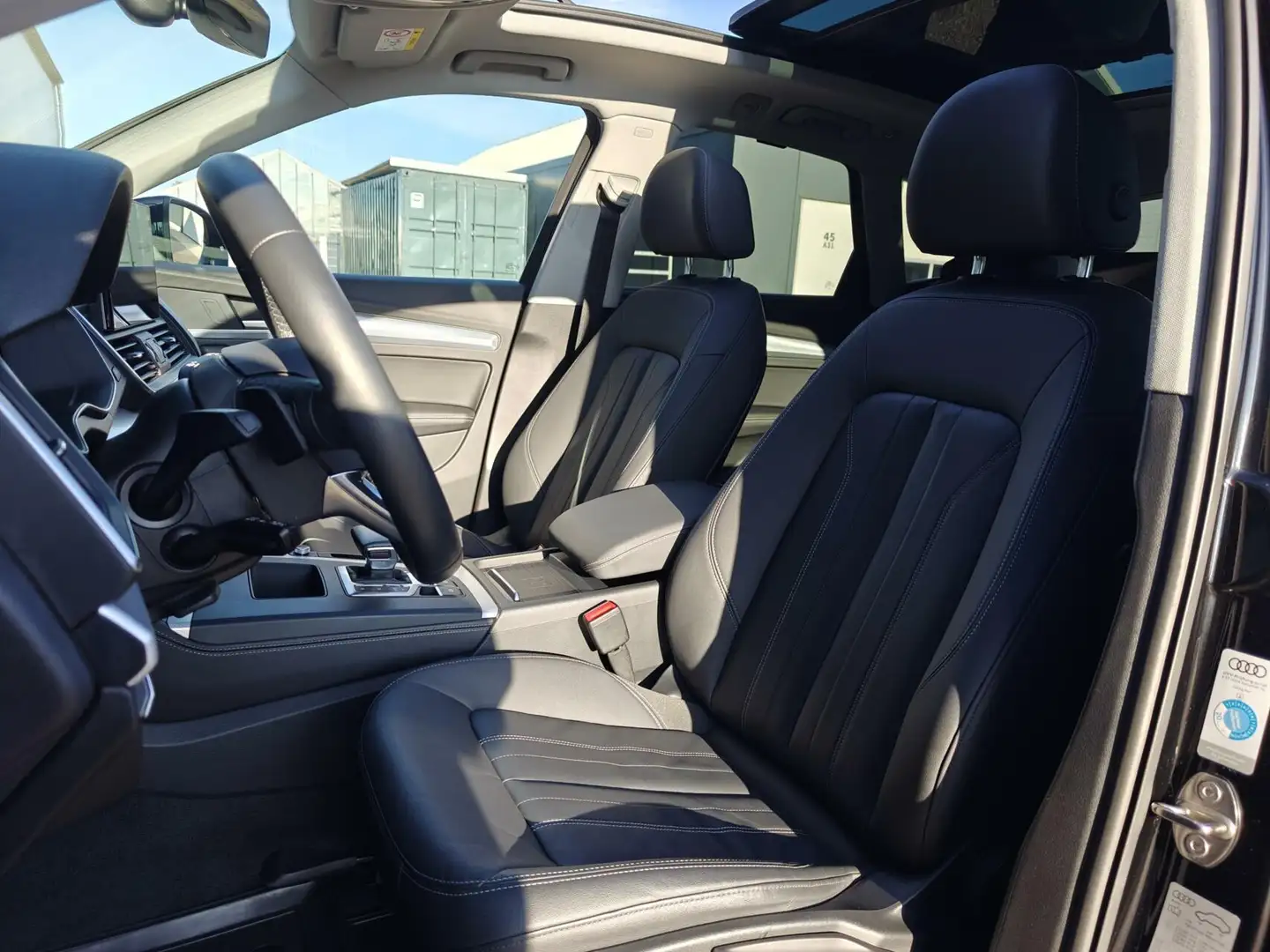 Audi Q5 50 TFSI e S edition Noir - 2