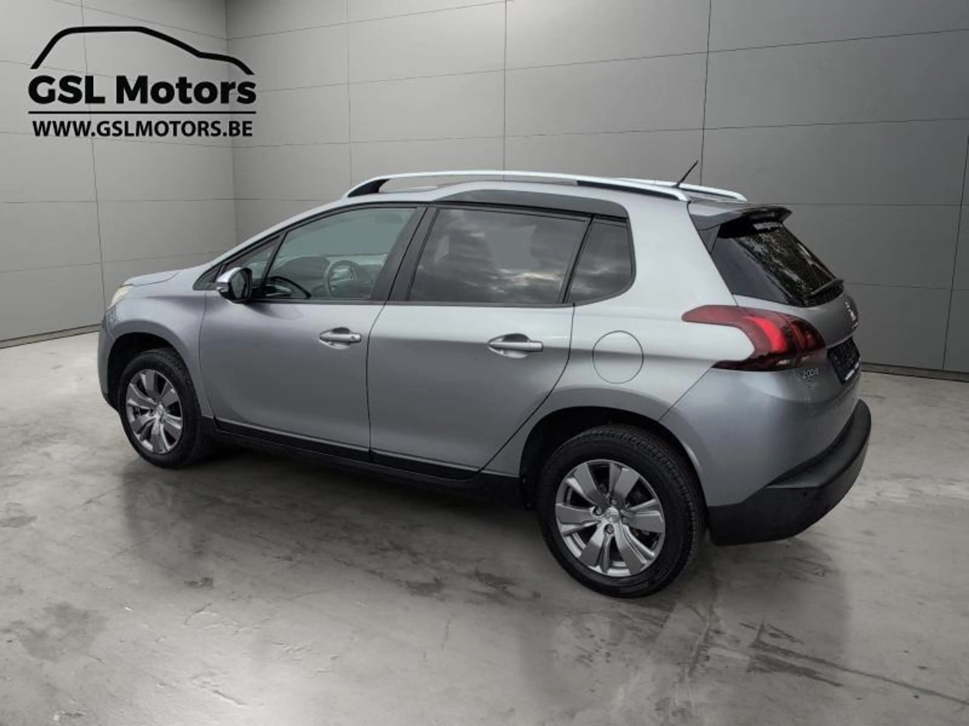 Peugeot 2008 1.2 82cv Gris 02/17 Airco GPS Capteurs Cruise — photo 7