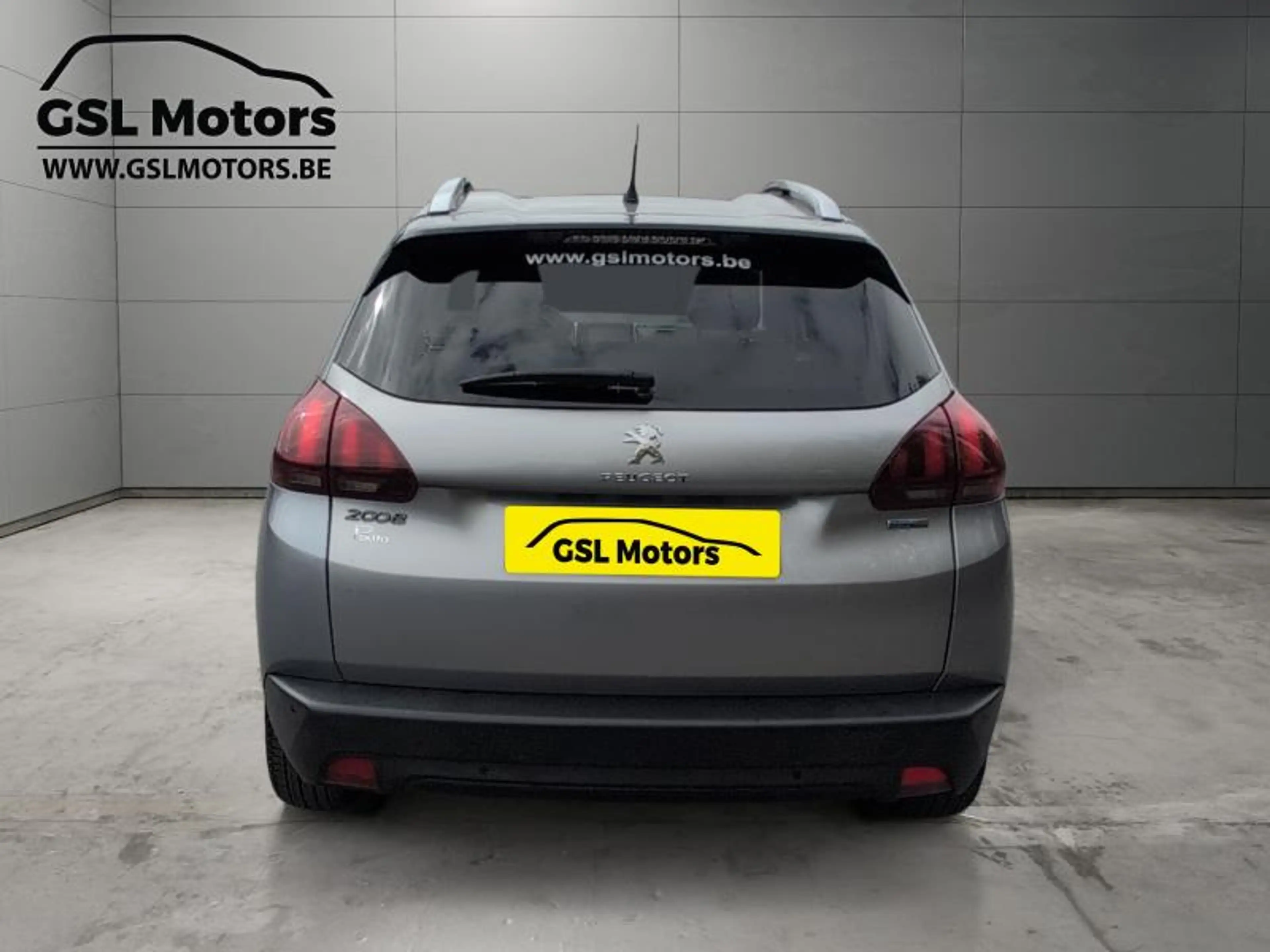 Peugeot 2008 1.2 82cv Gris 02/17 Airco GPS Capteurs Cruise — photo 5