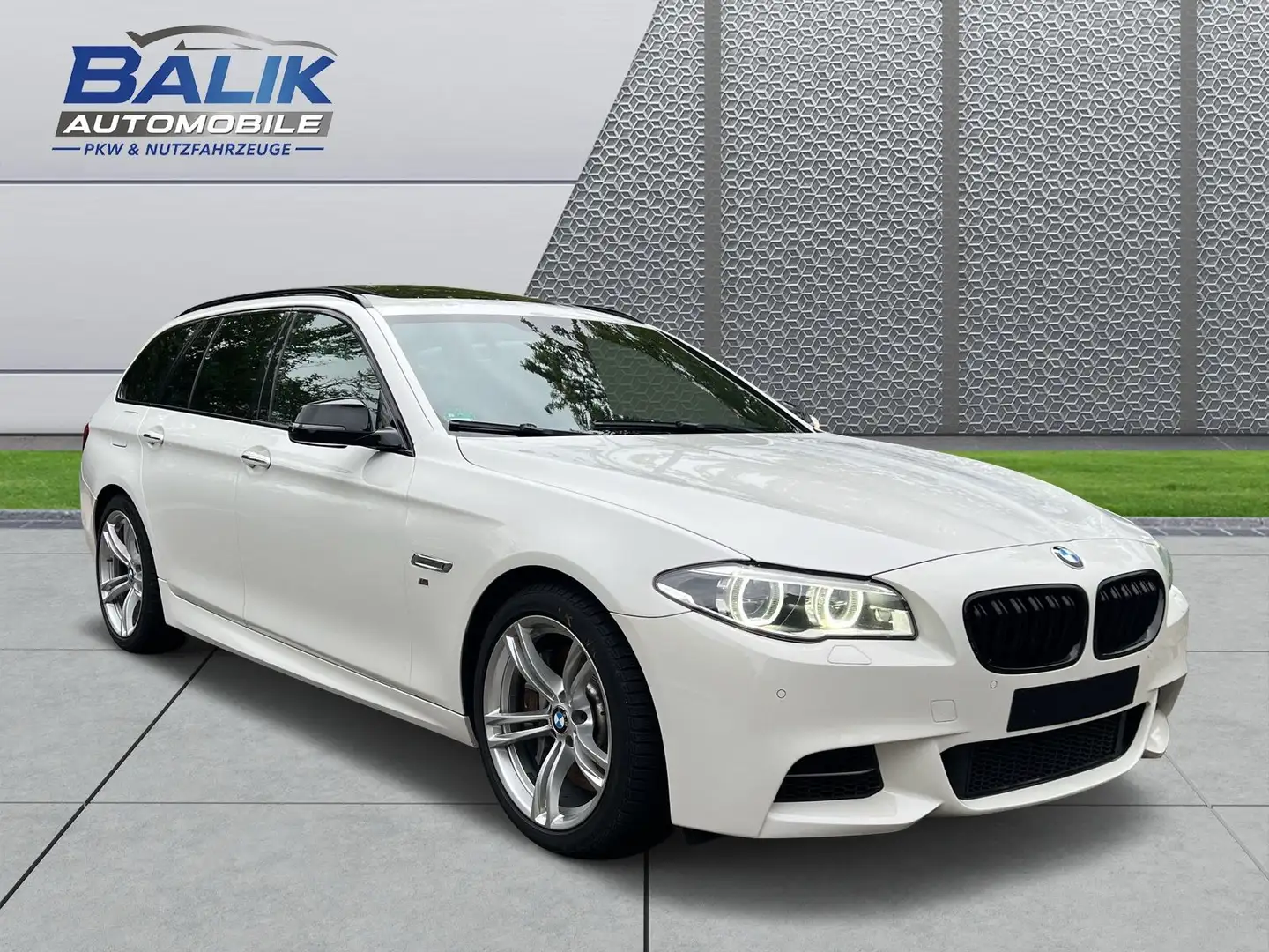 BMW 550 d Touring xDrive*PANO*HEAD-UP*ALPINWEISS 3 White - 2
