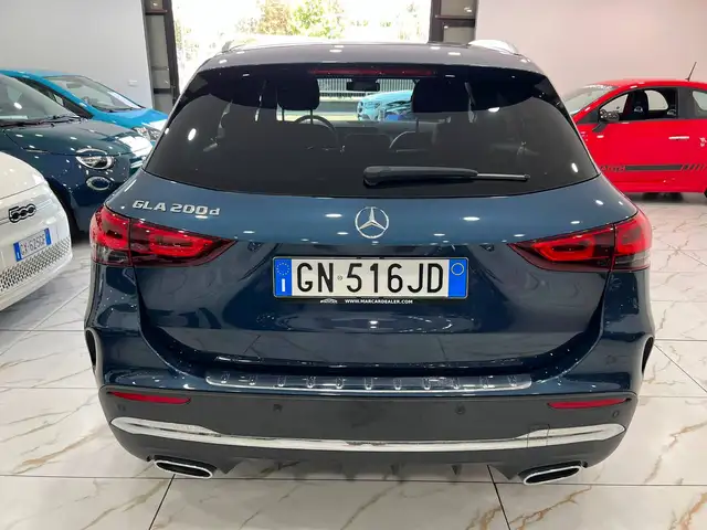Mercedes-Benz GLA view 5