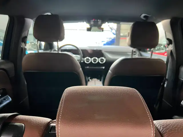 Mercedes-Benz GLA view 15