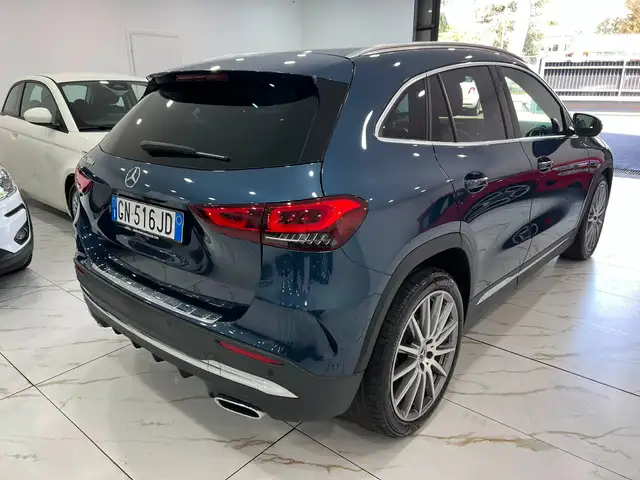 Mercedes-Benz GLA view 6