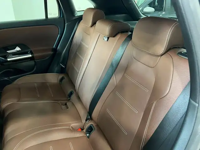 Mercedes-Benz GLA view 14