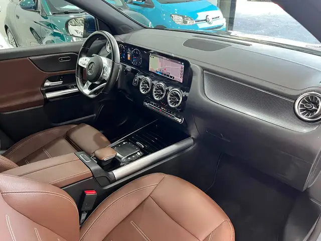 Mercedes-Benz GLA view 13