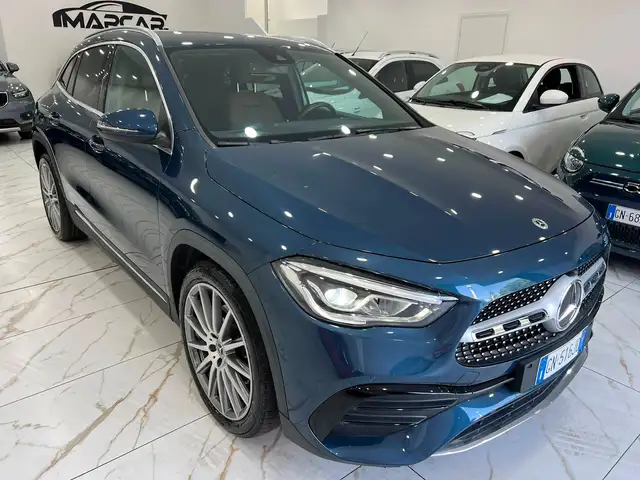 Mercedes-Benz GLA view 8