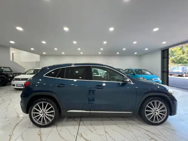 Mercedes-Benz GLA view 7