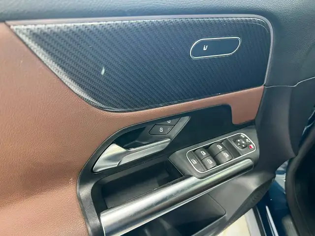 Mercedes-Benz GLA view 10