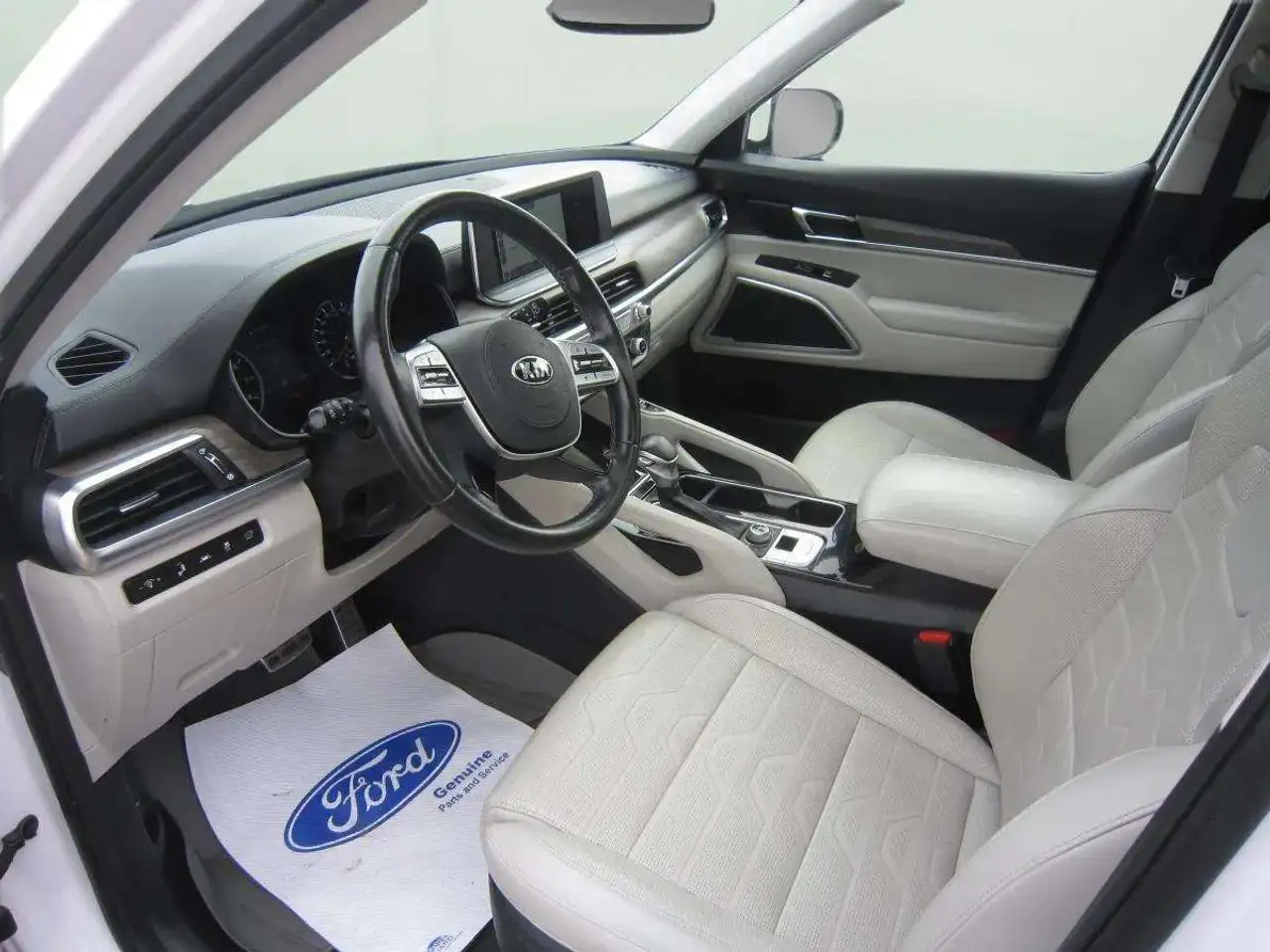 Kia Telluride снимка Kia Telluride
