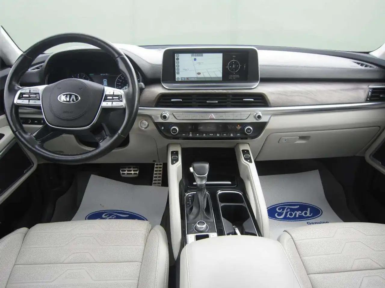 Kia Telluride снимка Kia Telluride