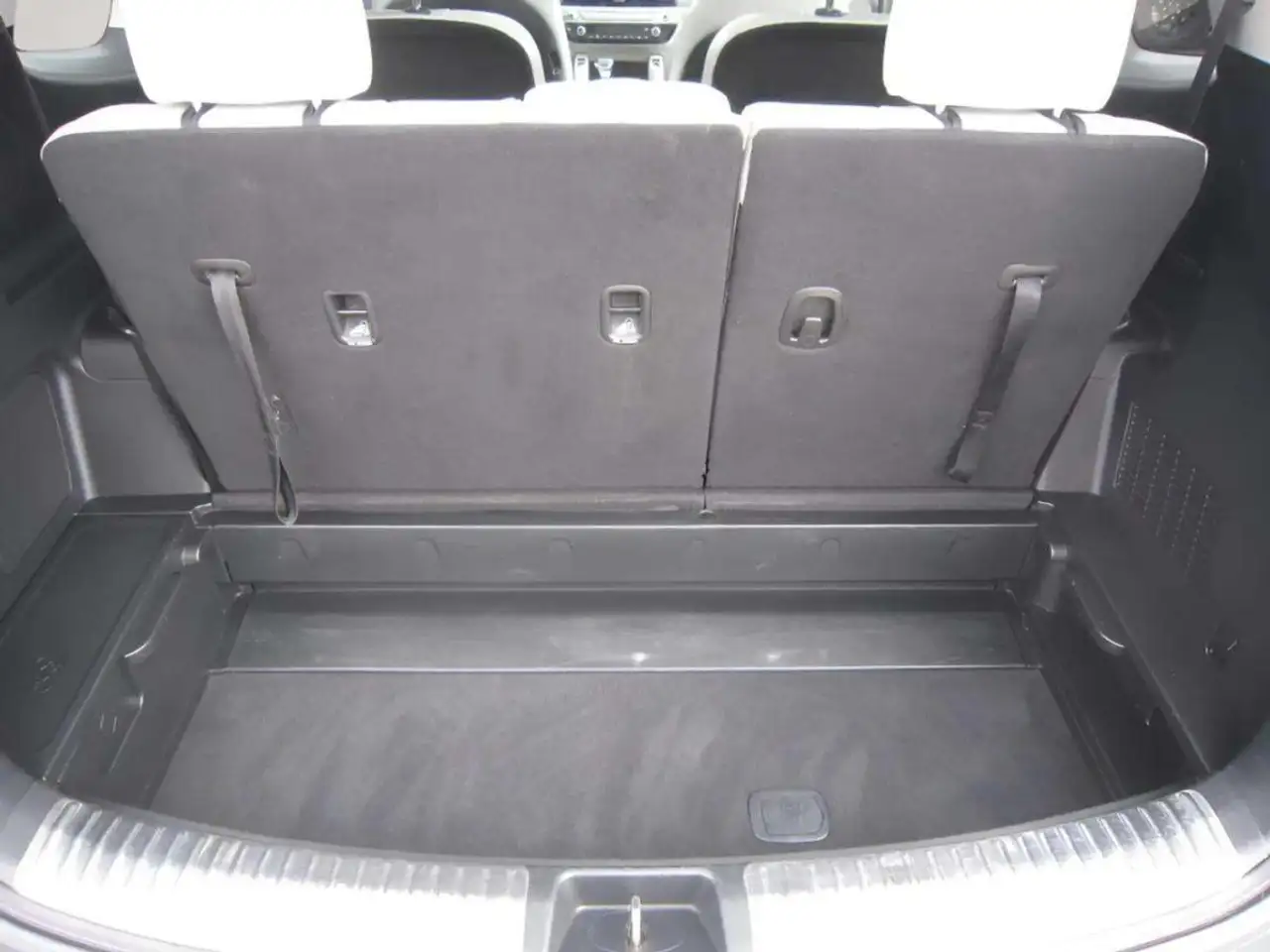 Kia Telluride снимка Kia Telluride