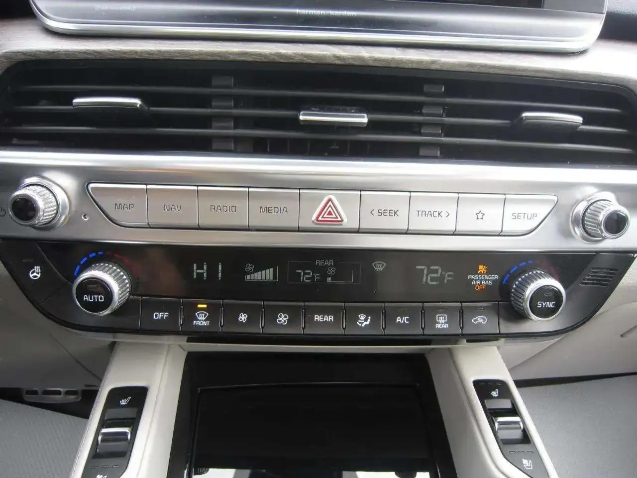 Kia Telluride снимка Kia Telluride