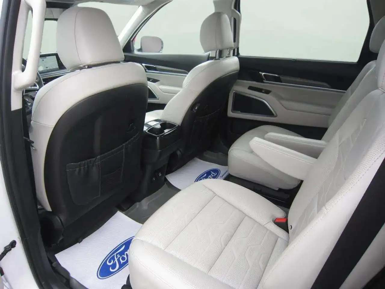 Kia Telluride снимка Kia Telluride