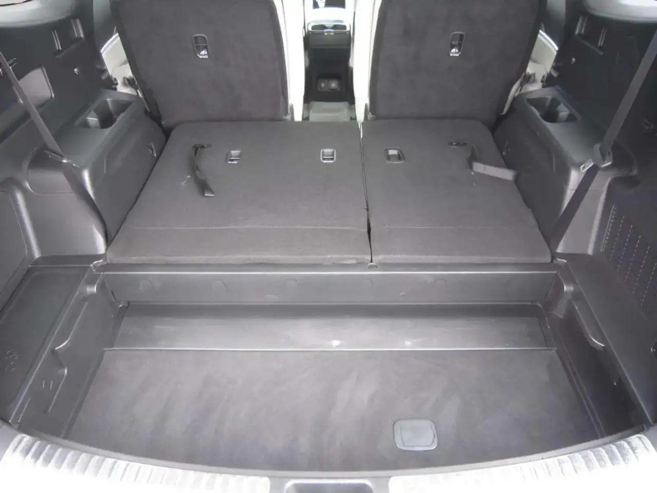 Kia Telluride снимка Kia Telluride