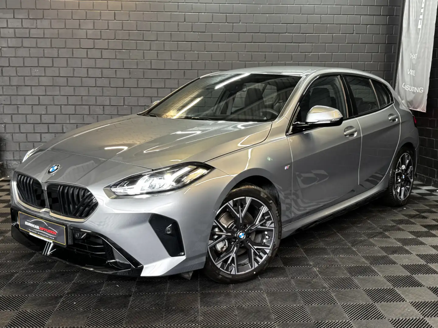 BMW 120 120i M-Sport 170CV F70 Gris - 1
