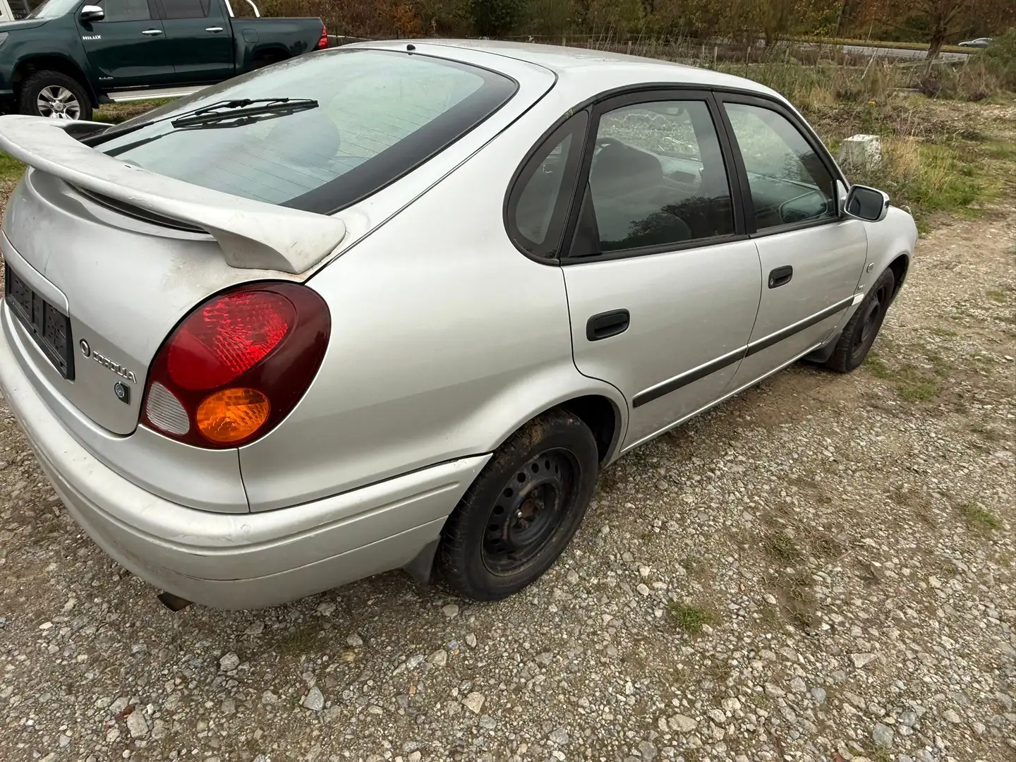 Toyota Corolla 1.4i VVT-i 16v L. Luna CLIMA Gris - 2