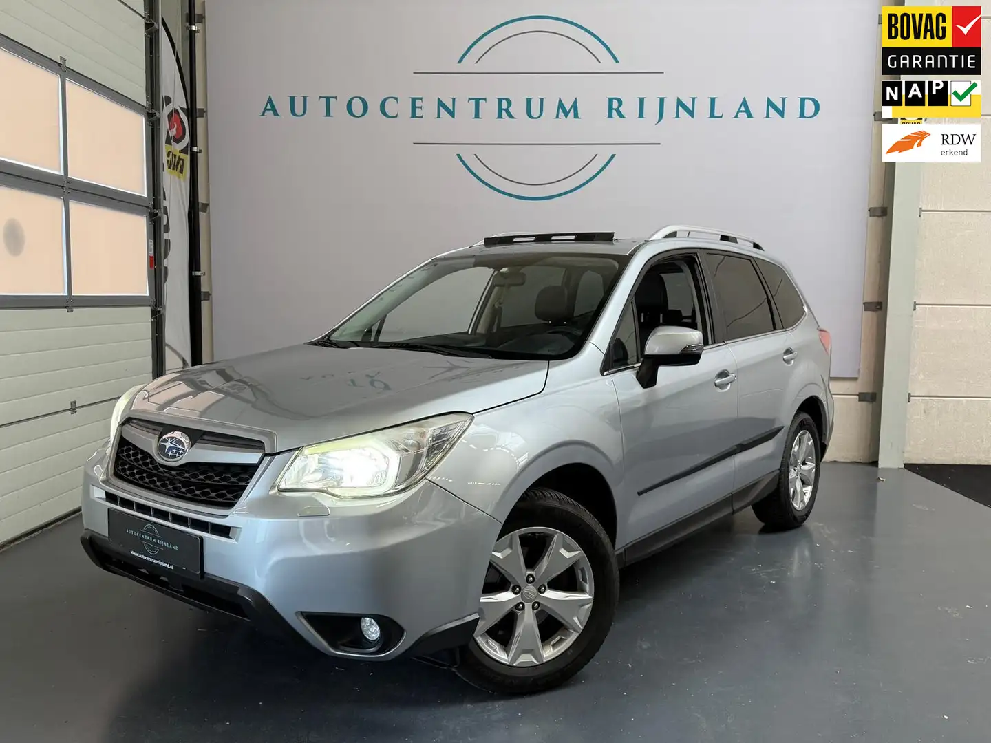 Subaru Forester 2.0 Executive 4x4 Automaat,Navi,Camera Grijs - 1