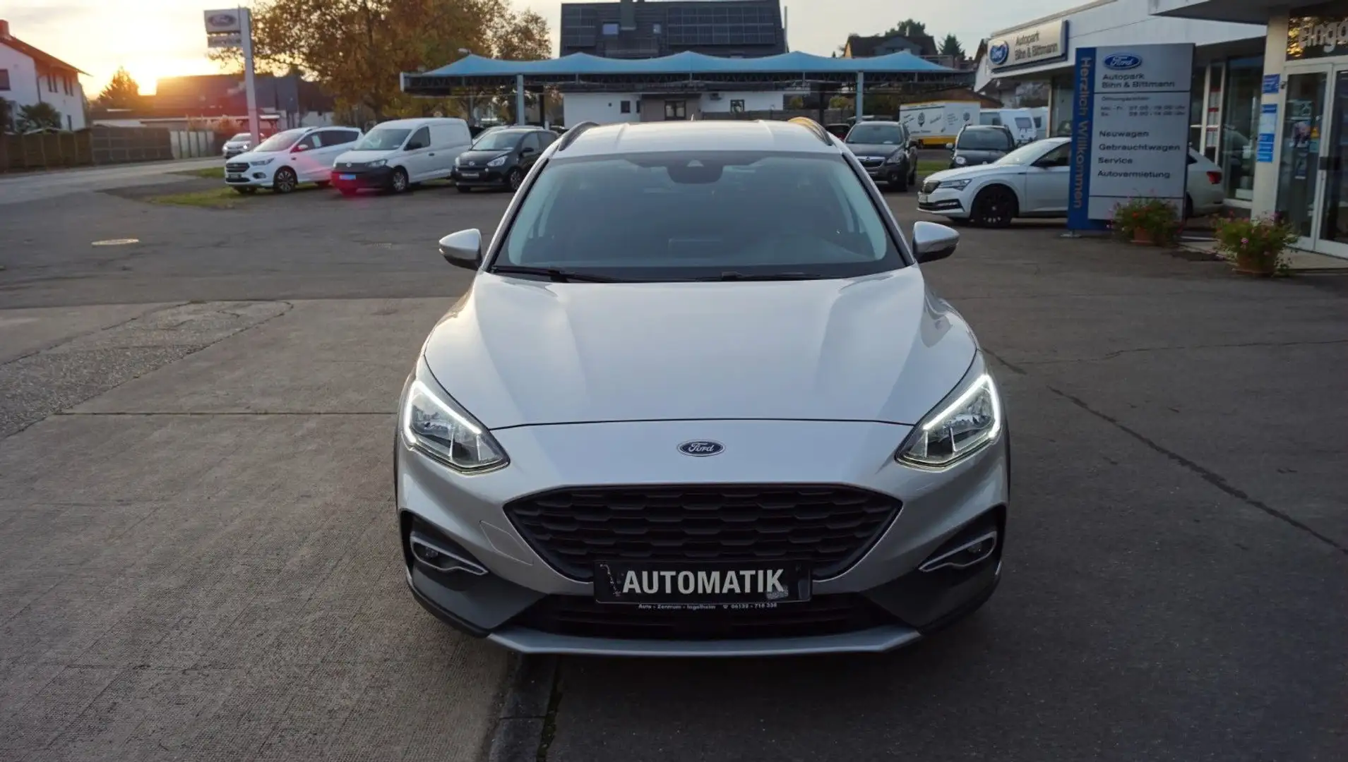 Ford Focus Turnier 1.5 Active AHK+Assist+LED+Nav+Kam Silber - 2