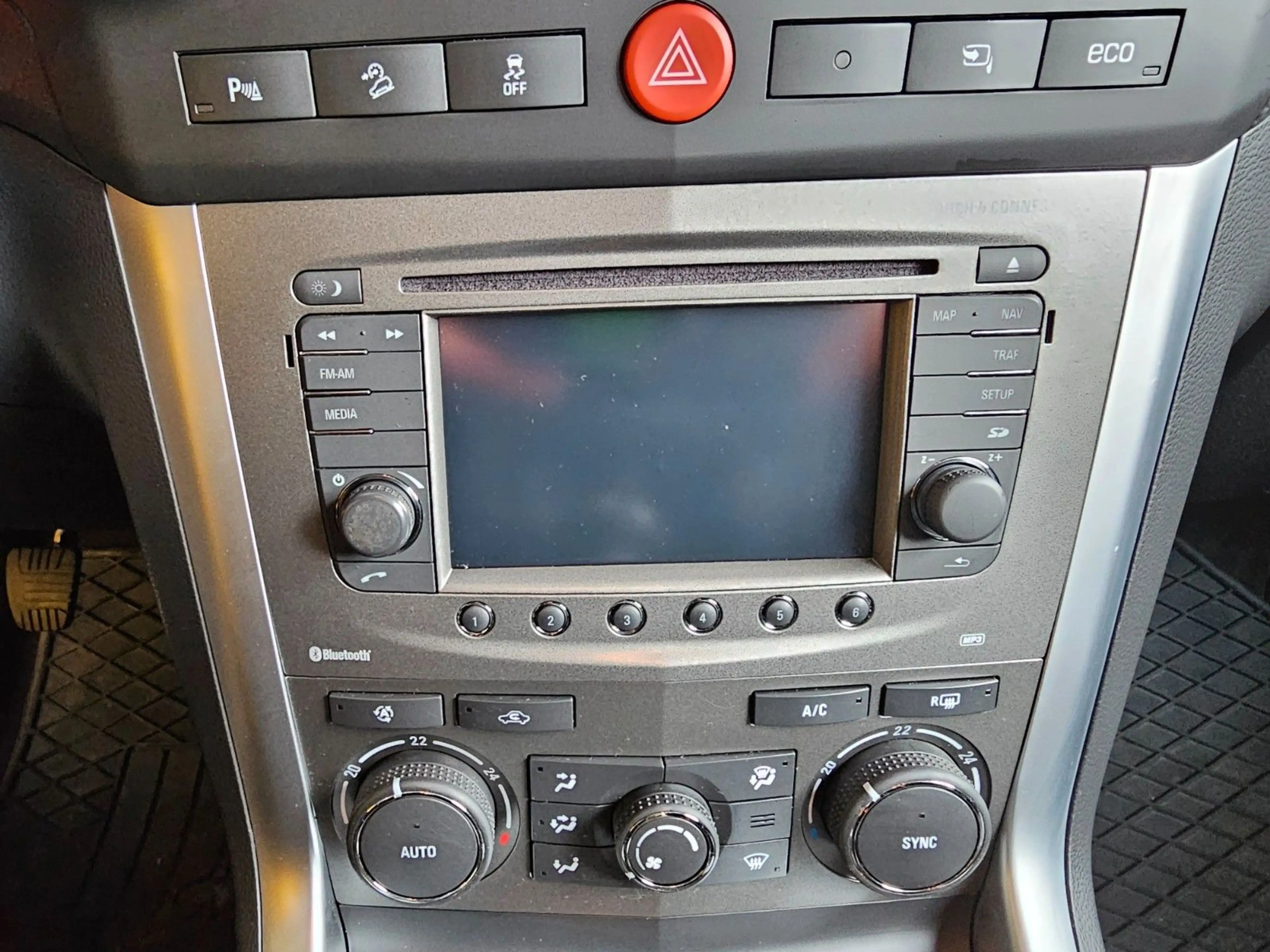 Opel Antara Cosmo 4x4 AHK SHZ Trenngitter — photo 14