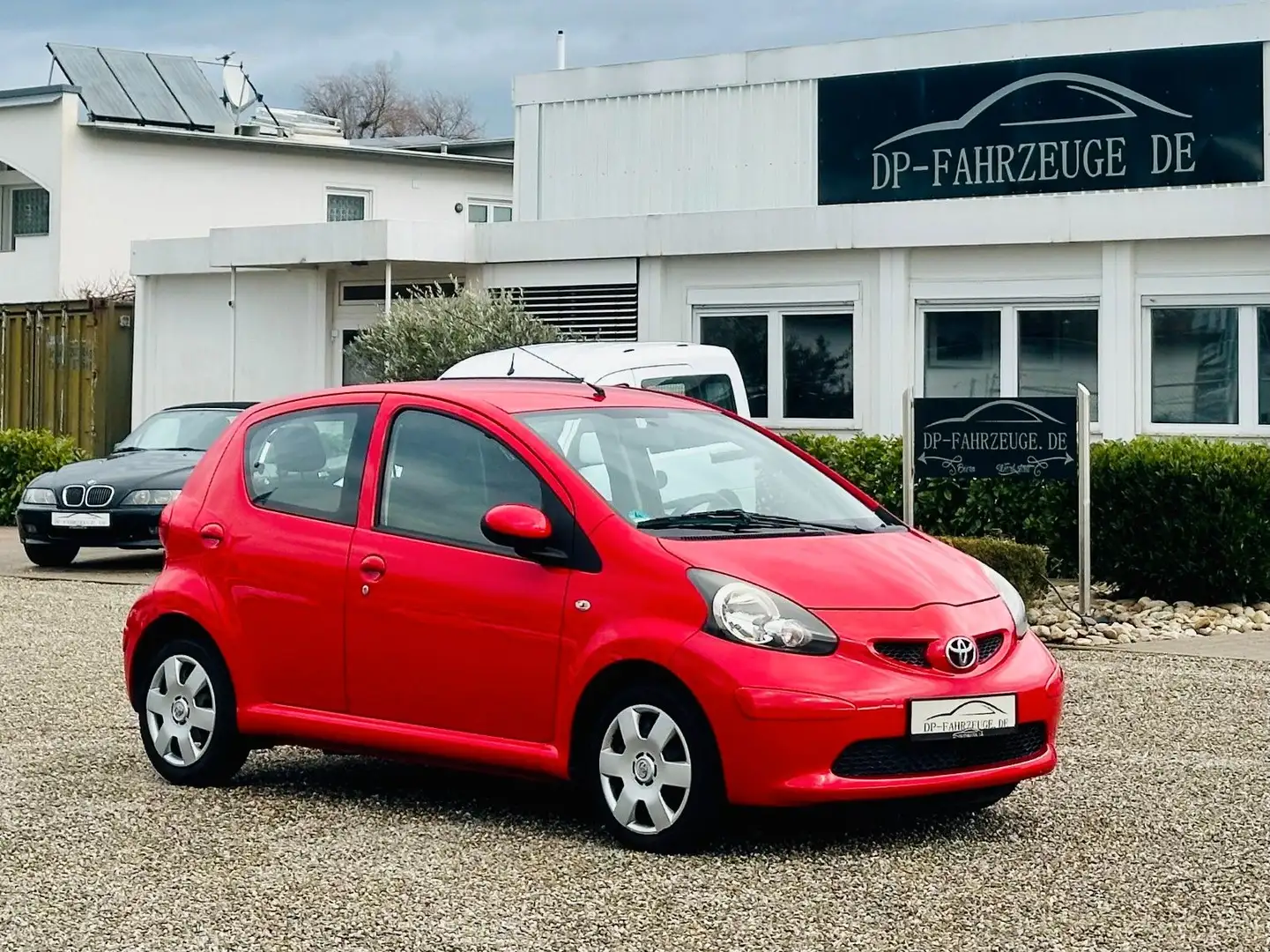 Toyota Aygo Cool Klima 4xTüren AUX CD 2.Hand Garantie Roşu - 1
