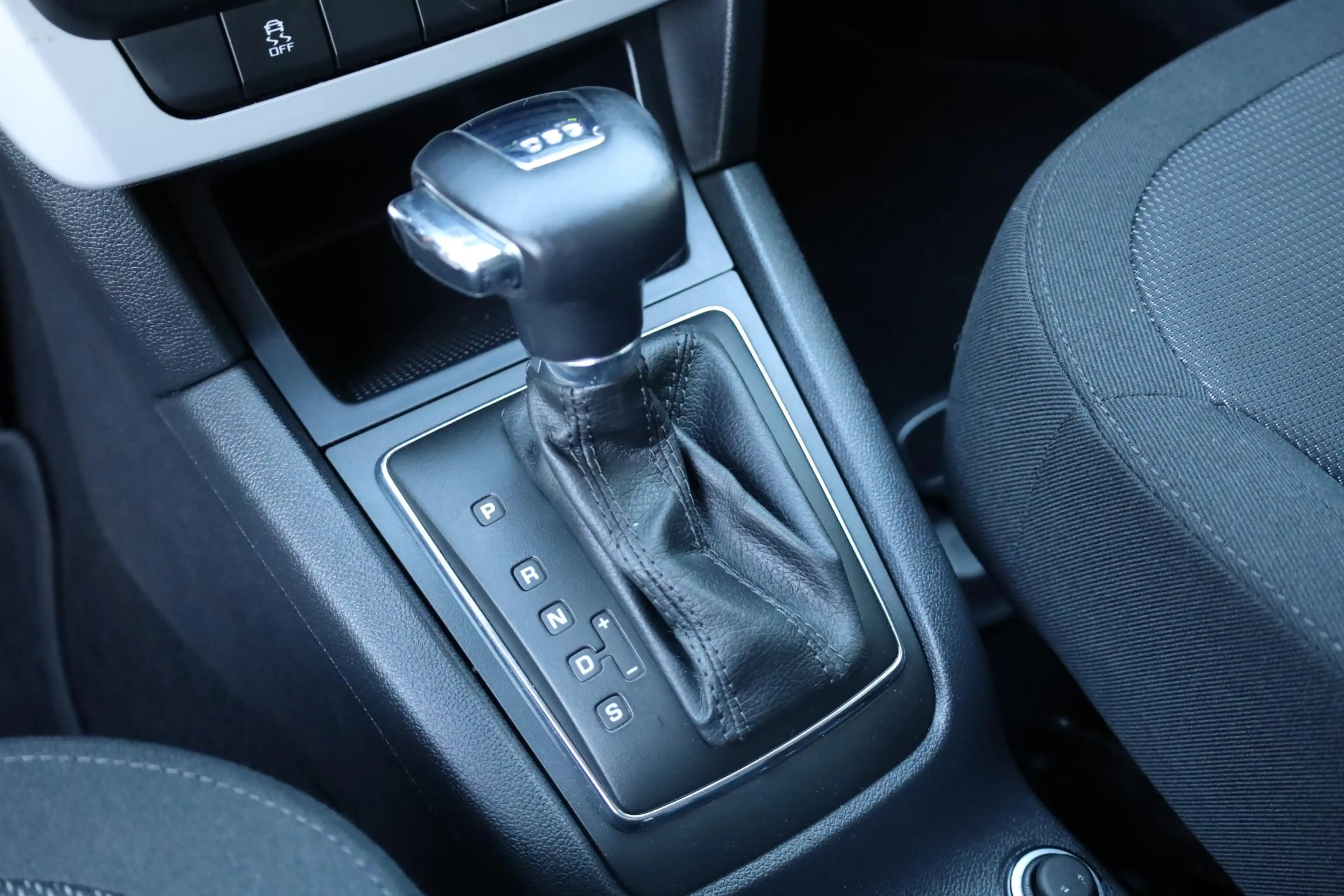 Skoda Yeti 1.2 TSI Ambition TREKHAAK STOELVERWARMING CLIMATE — photo 17