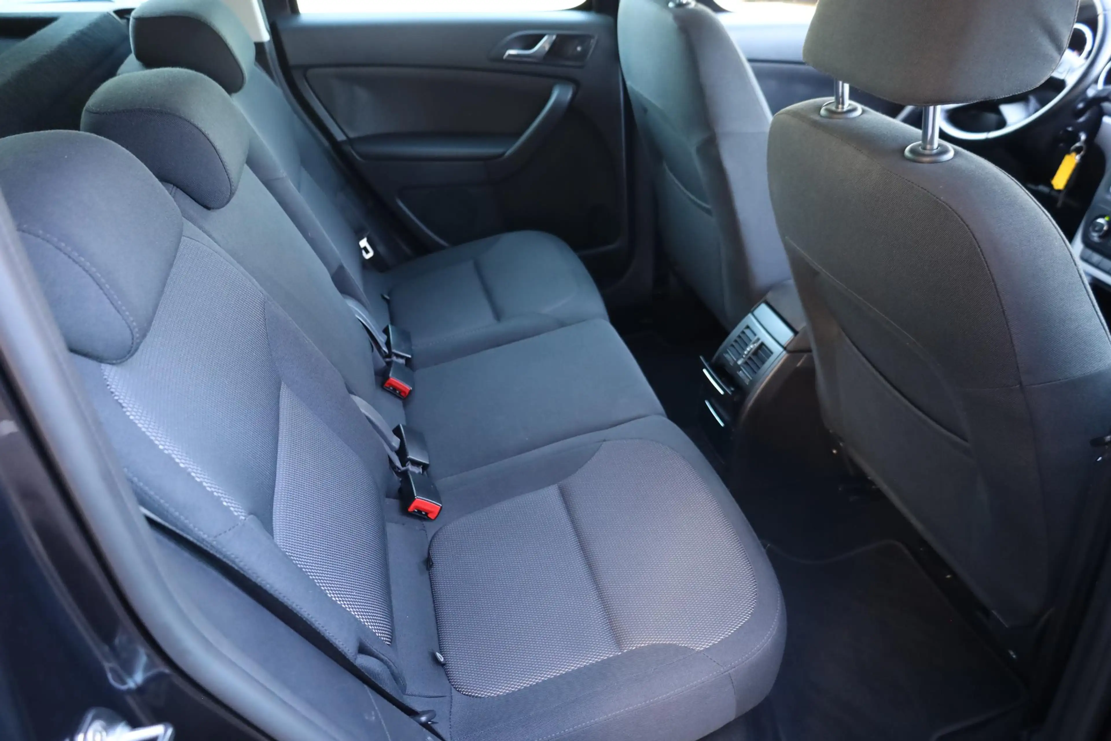 Skoda Yeti 1.2 TSI Ambition TREKHAAK STOELVERWARMING CLIMATE — photo 25