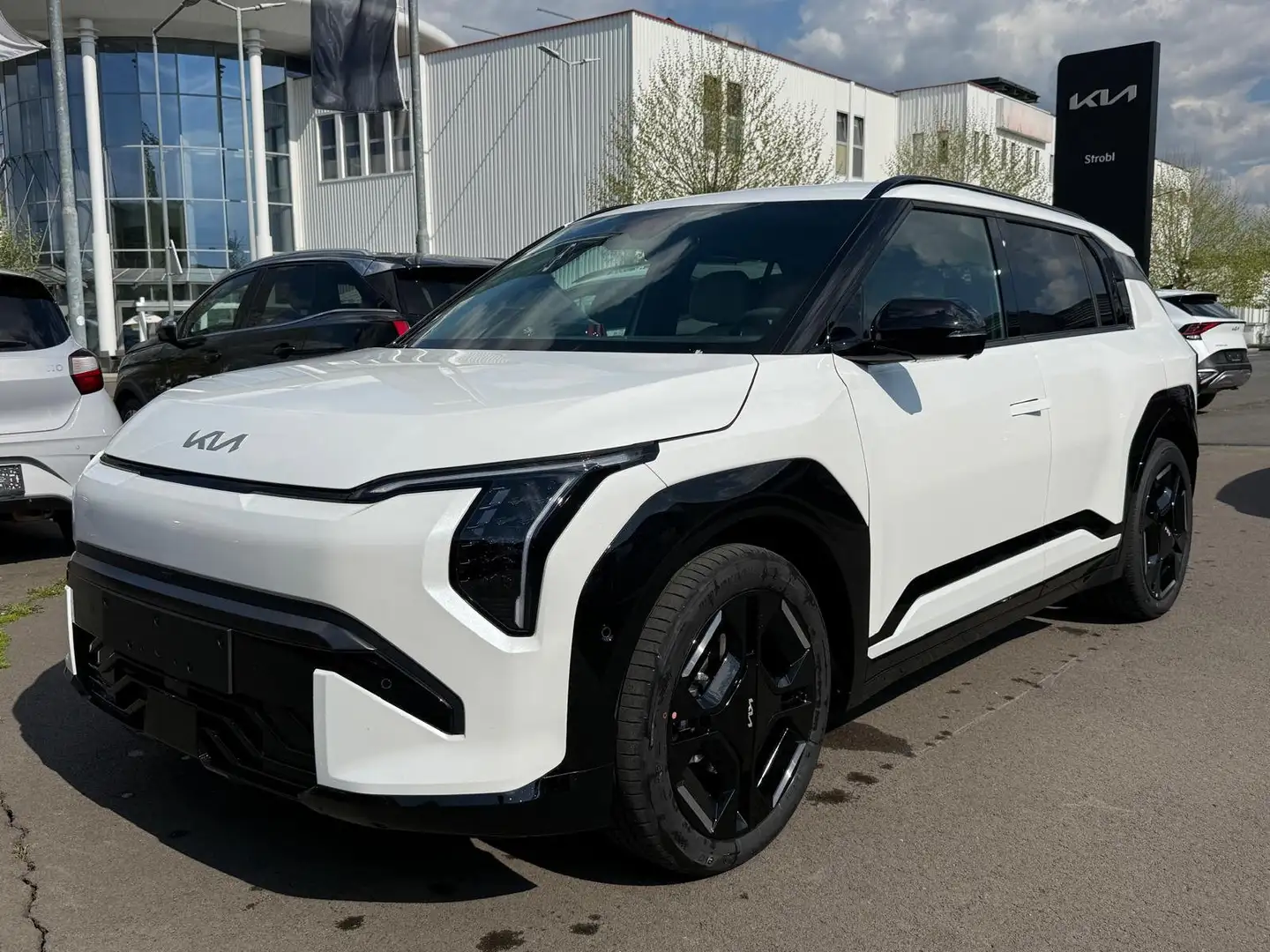 Kia EV3 81,4kWh Long Range GTLine LP:54.300 Leasing:44.000 Weiß - 1