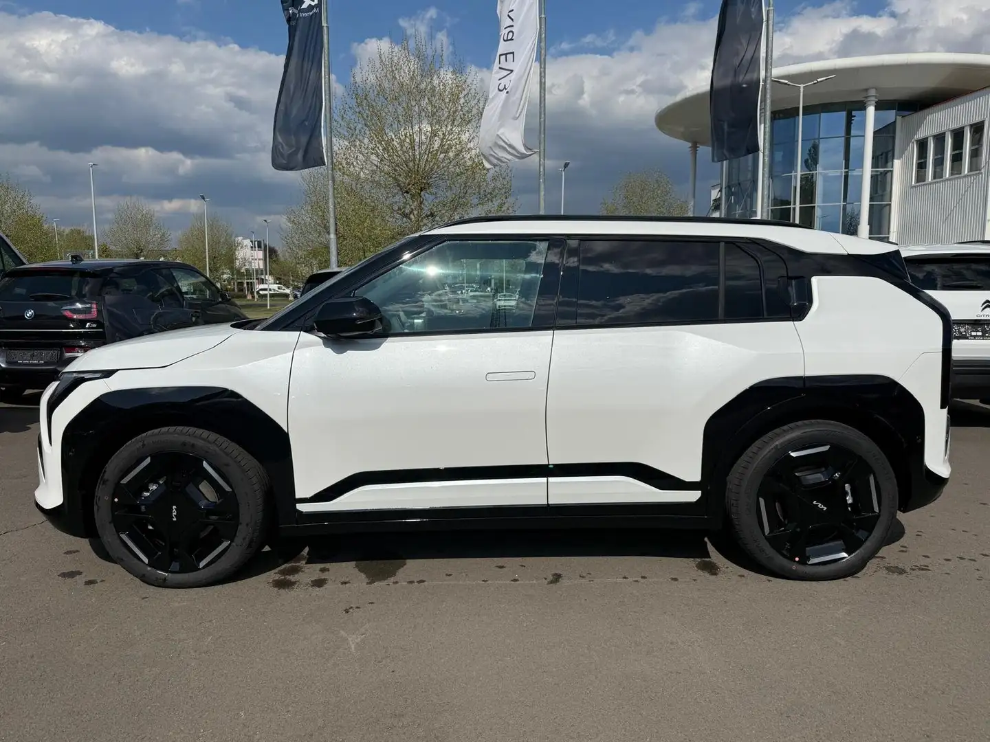 Kia EV3 81,4kWh Long Range GTLine LP:54.300 Leasing:44.000 Weiß - 2