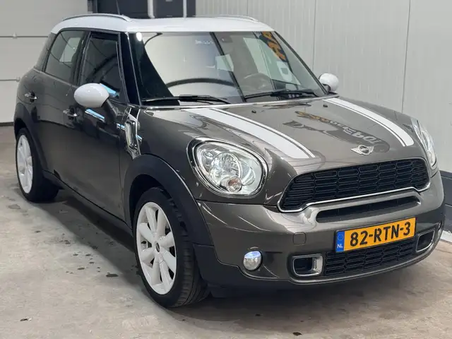 Mini Countryman view 3