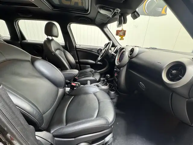 Mini Countryman view 22