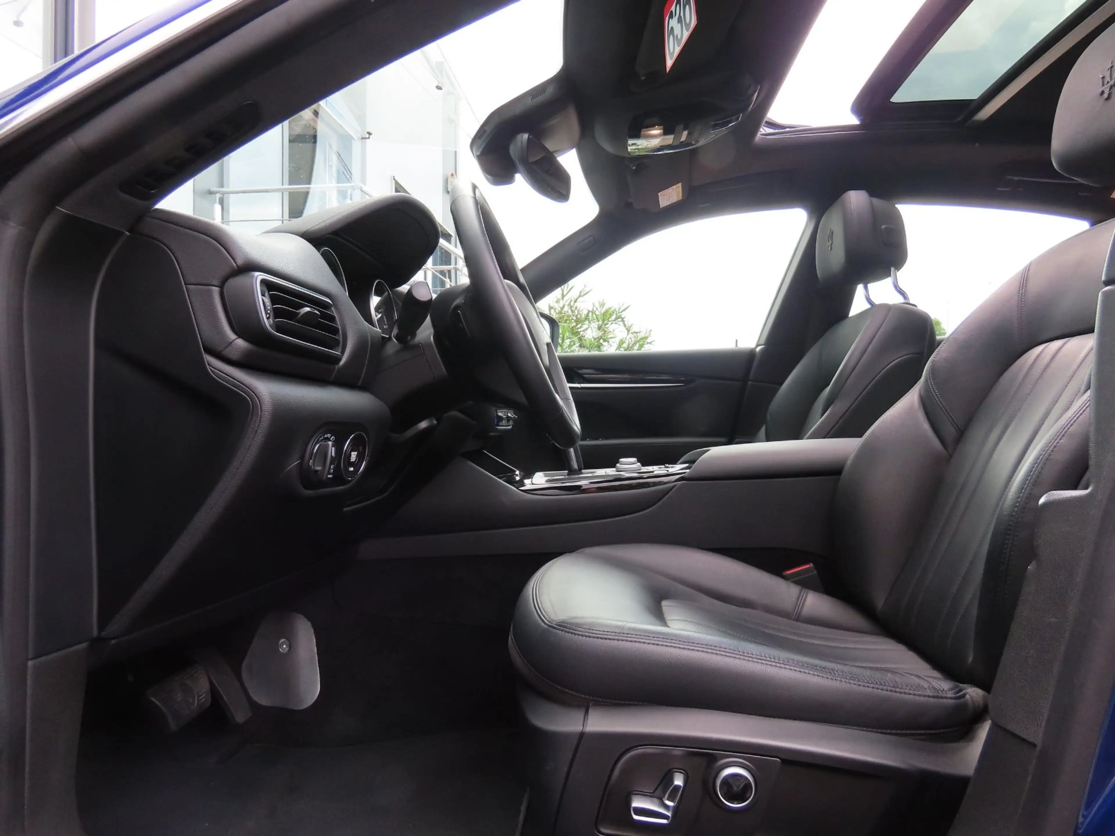 Maserati Levante Q4 3.0 V6 Autom. 360° Kamera Panorama — photo 15