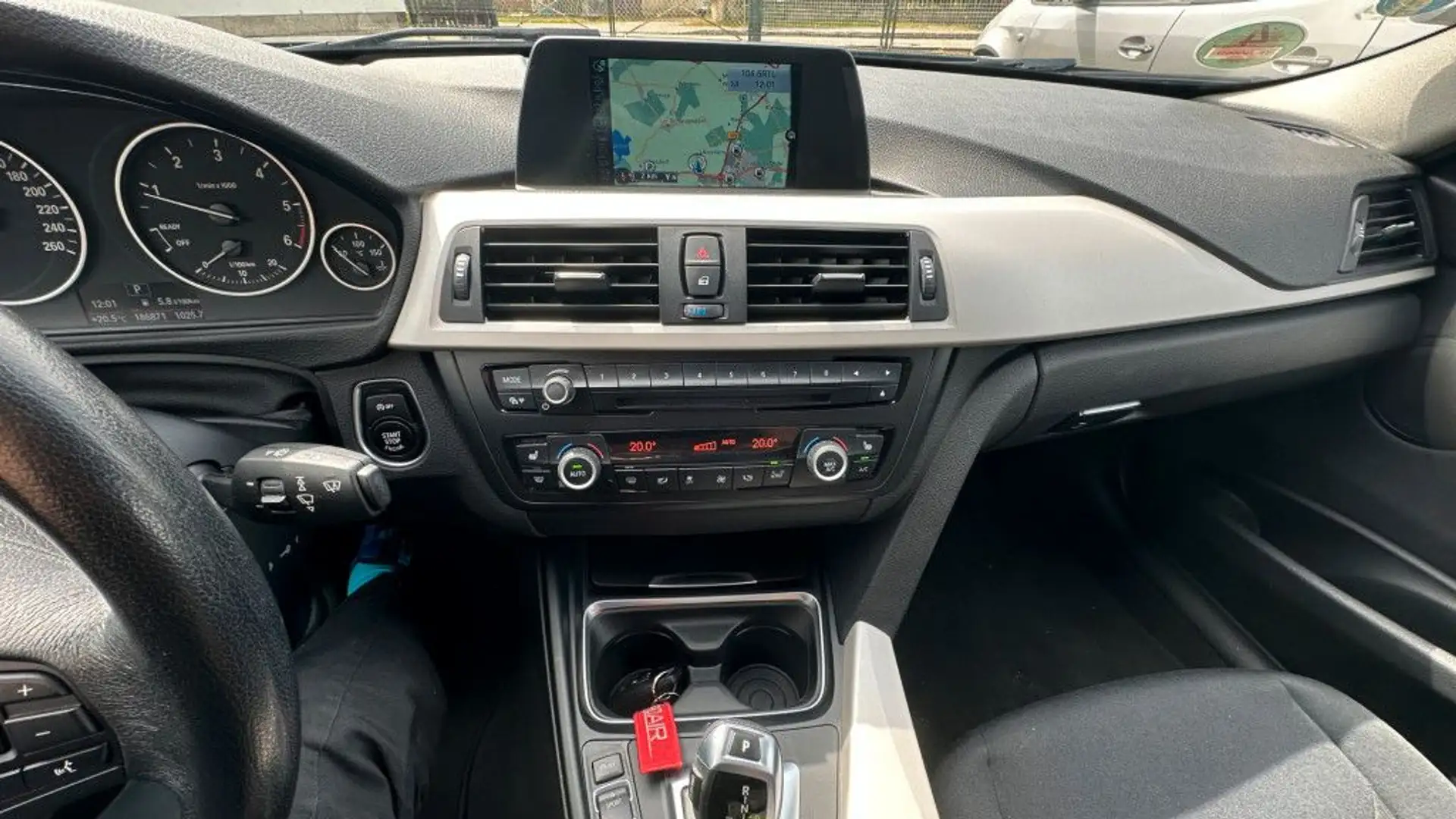 BMW 320 dA touring xDrive+Klimatronik+Navi+BiX+Pano Negro - 2