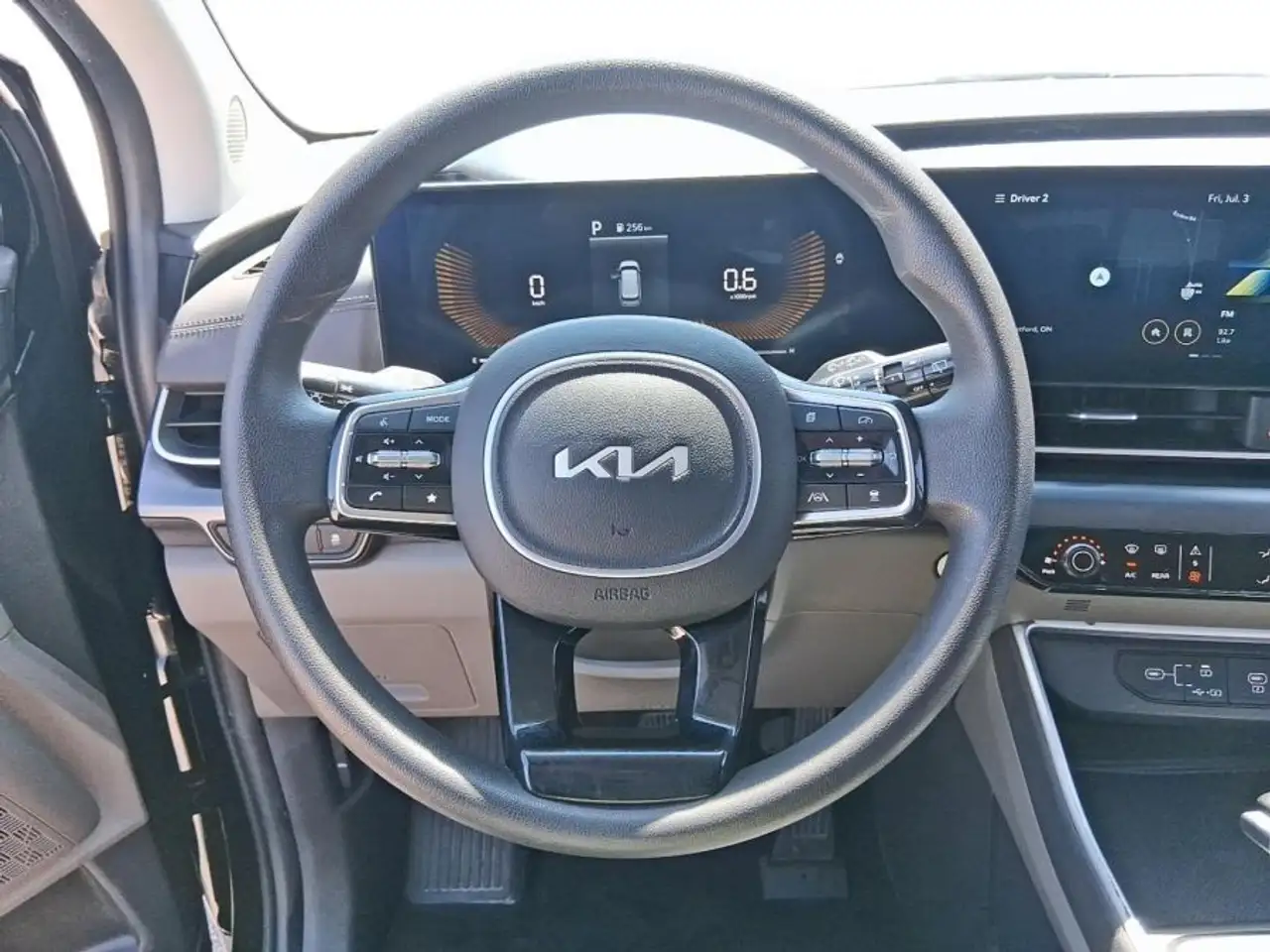 Kia Carnival снимка Kia Carnival