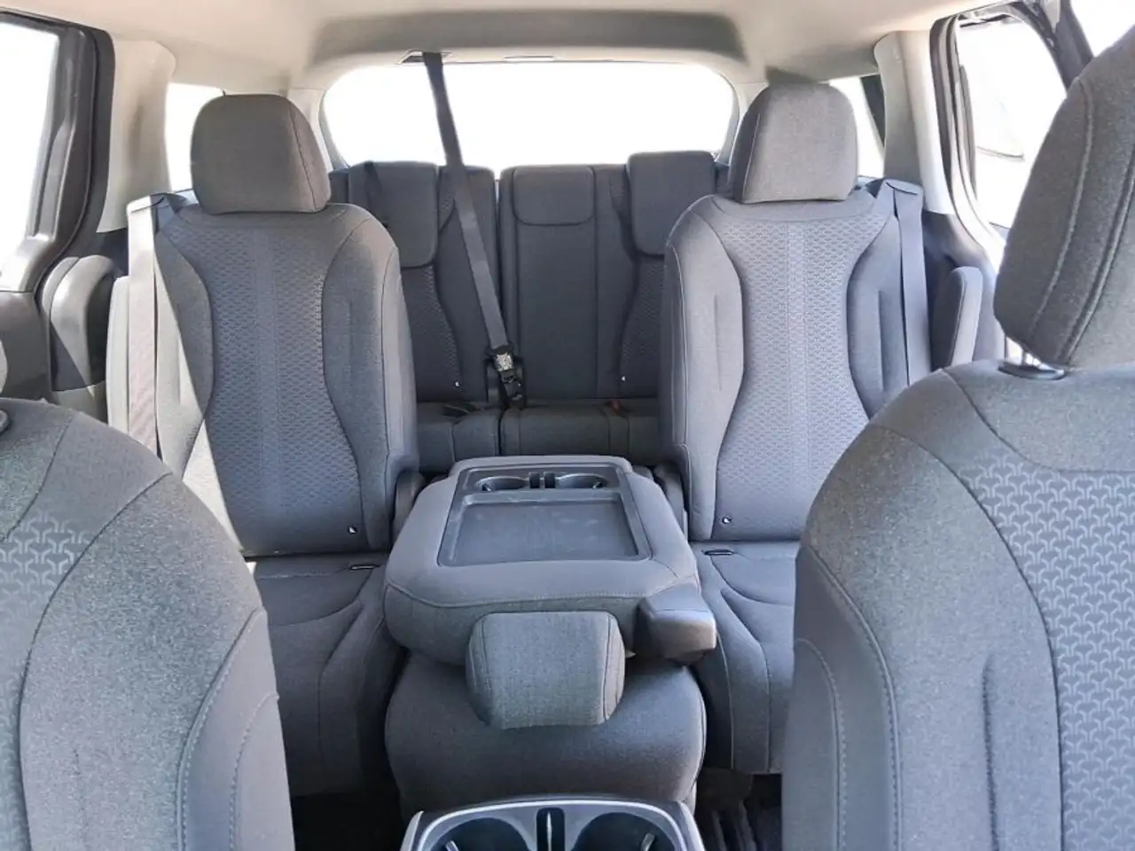 Kia Carnival снимка Kia Carnival
