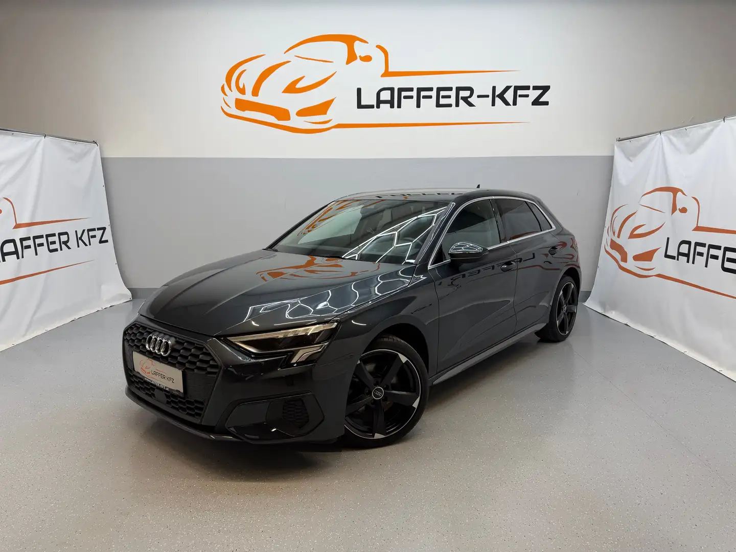 Audi A3 30 TFSI TEMP PDC APP SITZHZG KLIMAAUTO Grau - 1