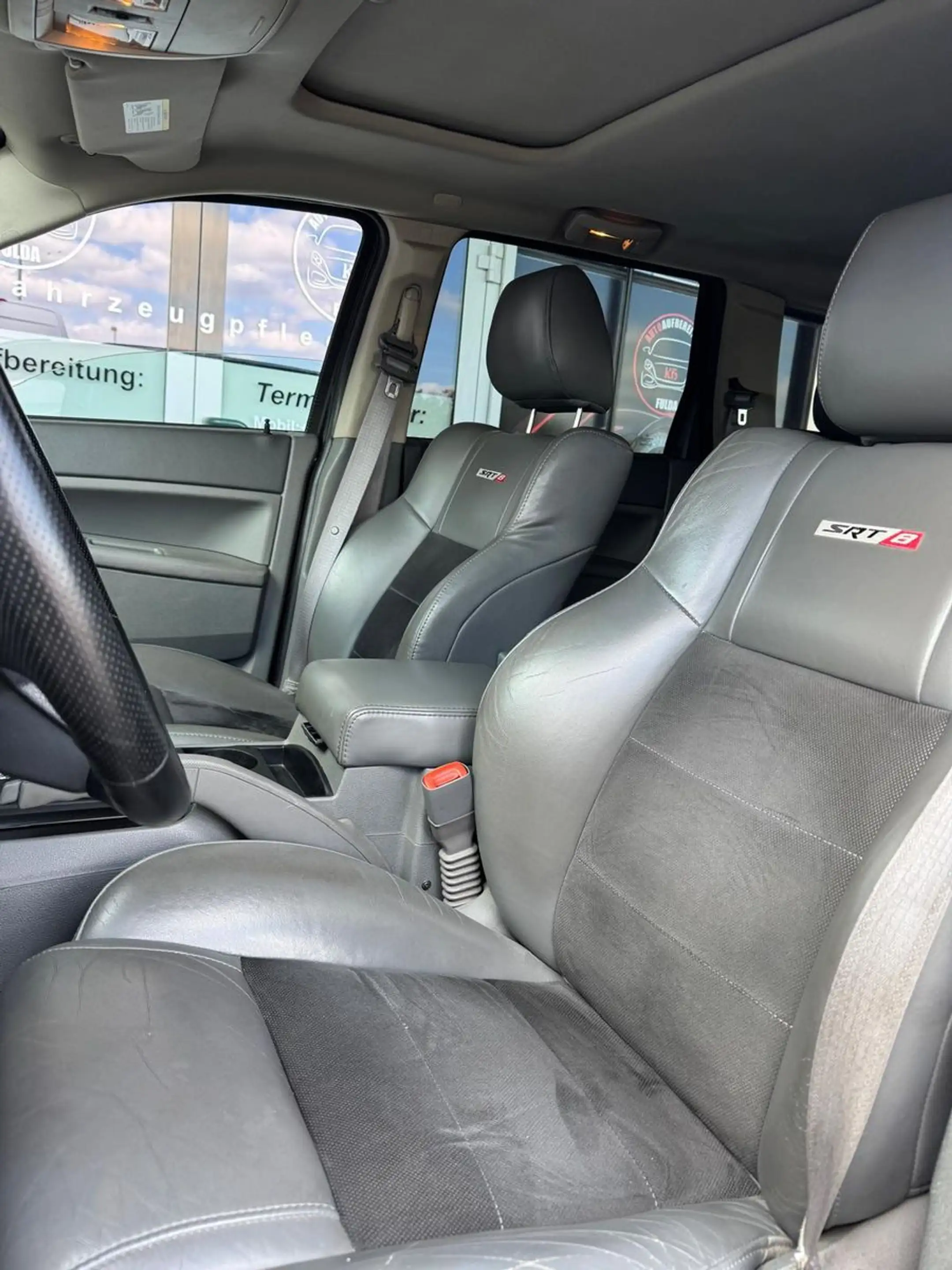 Jeep Grand Cherokee SRT8 HEMI 6.1 LPG — photo 10