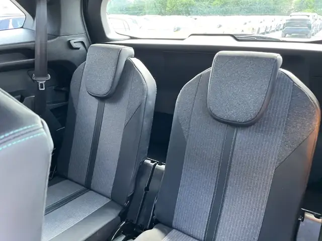 Peugeot 5008 view 16