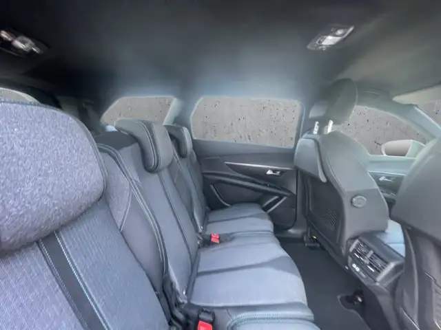 Peugeot 5008 view 14